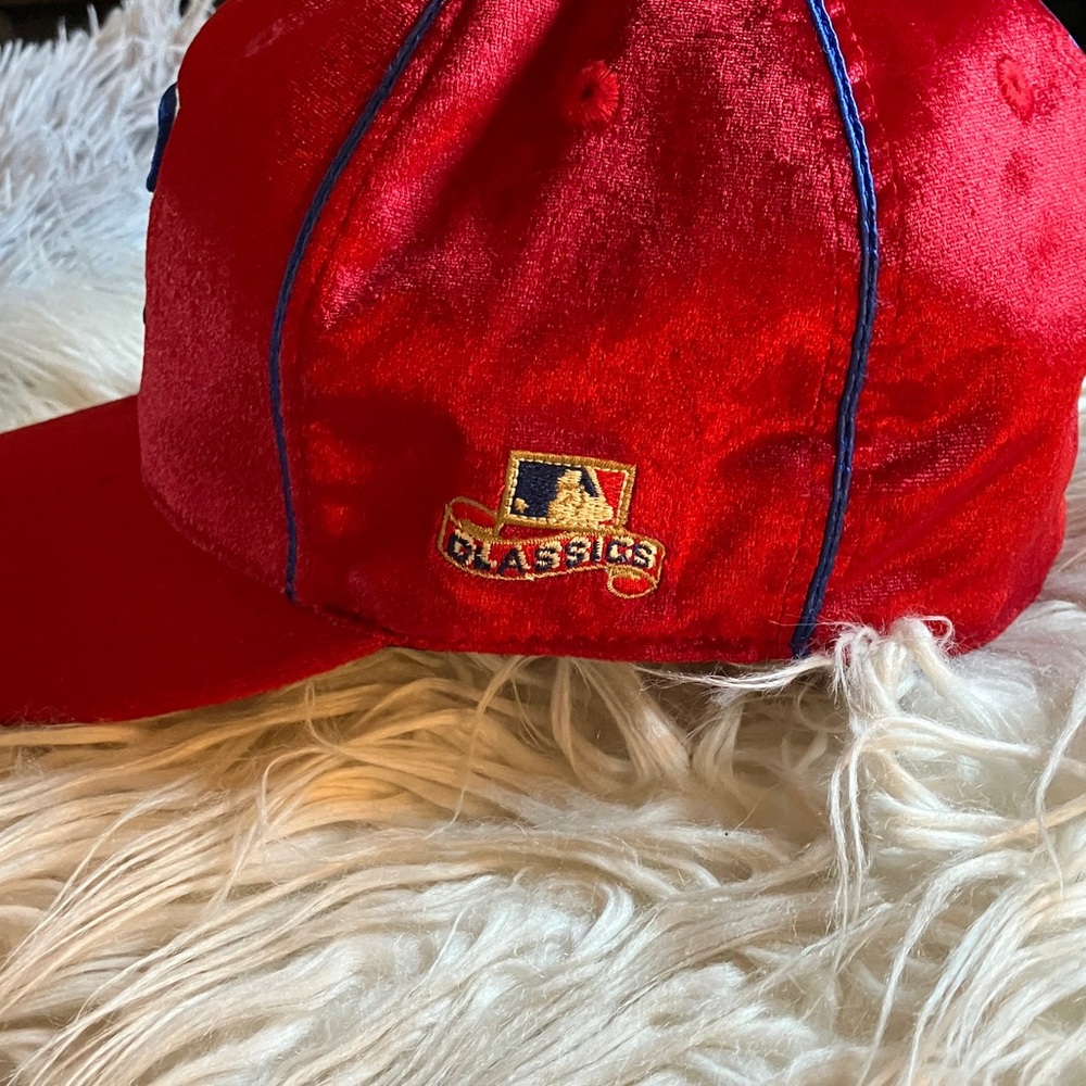 Velvet Hat - Picture 3 of 6